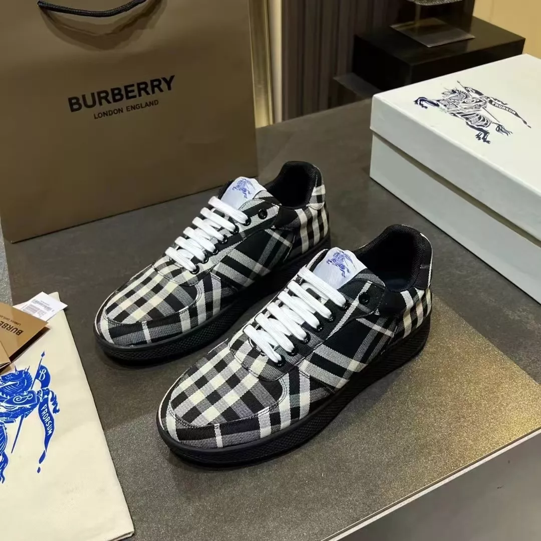 Burberry Casual Shoes For Women Functional 1472