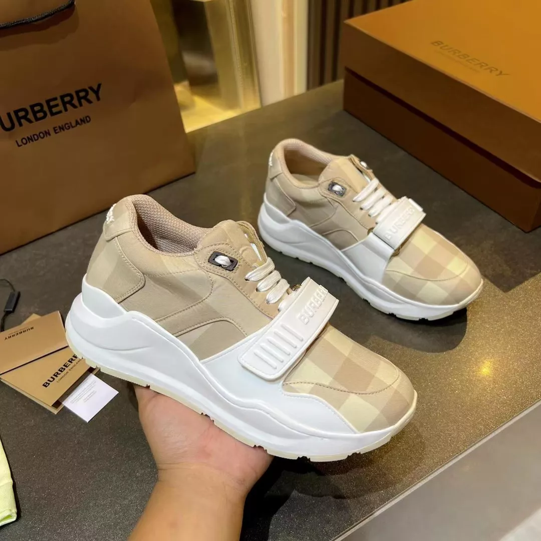 Burberry Casual Shoes For Women Versatile 3749