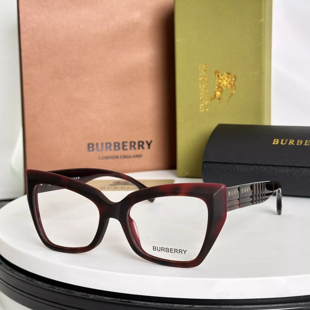 Burberry Fashion Goggles Sleek 4306