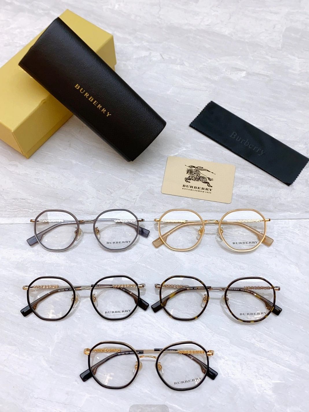 Burberry Fashion Goggles Unique 9052