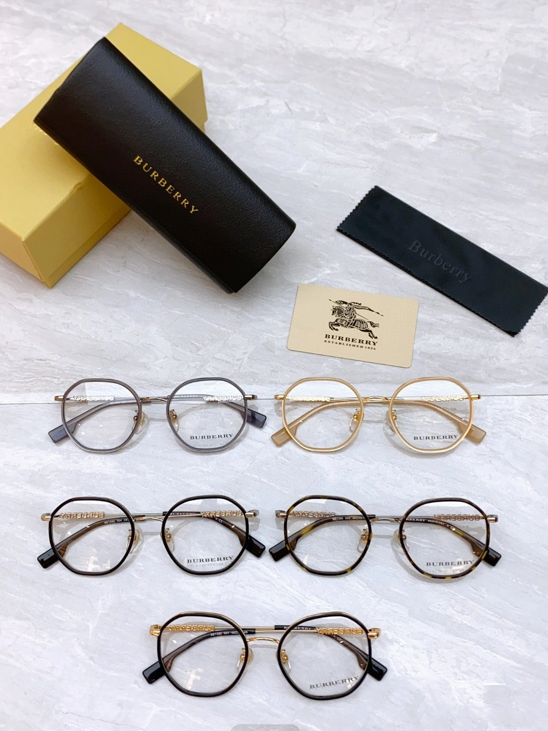 Burberry Fashion Goggles Vibrant 3985