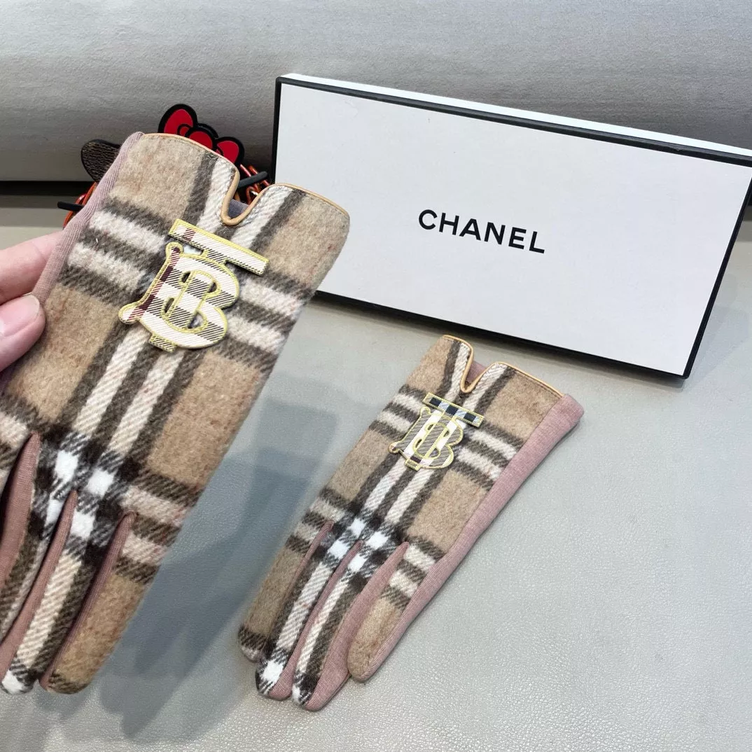 Burberry Gloves Comfortable 7739