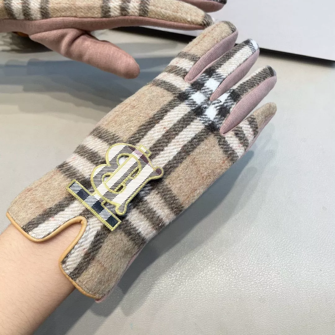Burberry Gloves Comfortable 7739