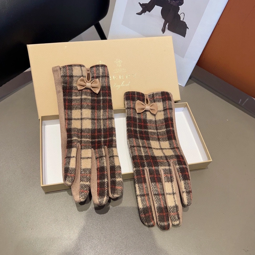 Burberry Gloves Compact 7004
