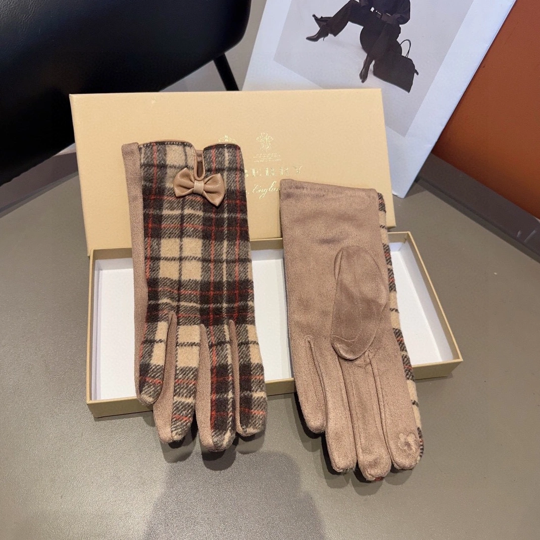 Burberry Gloves Compact 7004