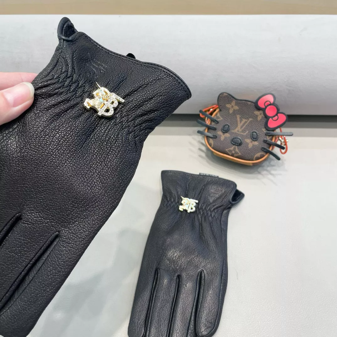 Burberry Gloves For Men Stylish 6779