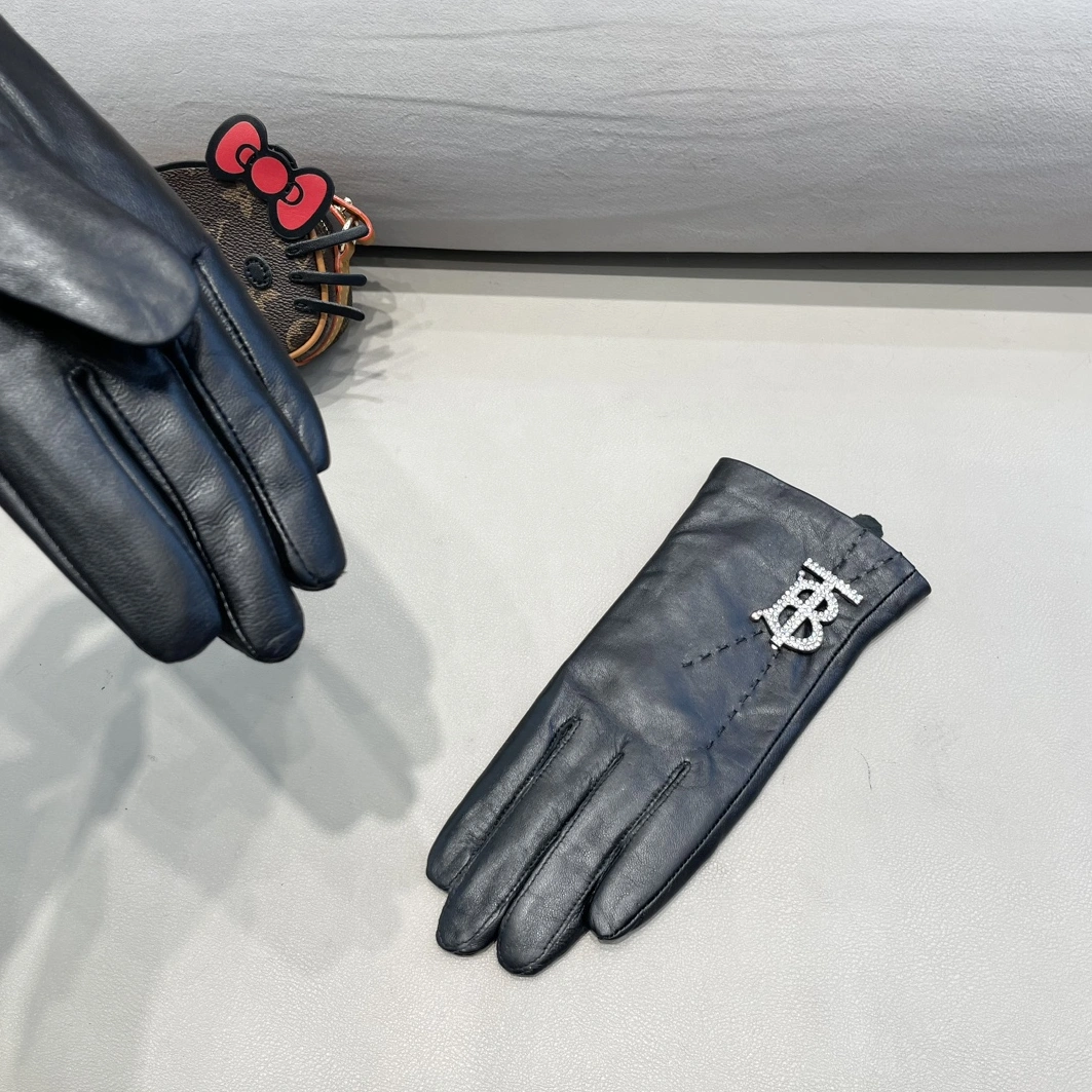Burberry Gloves For Women Durable 5752