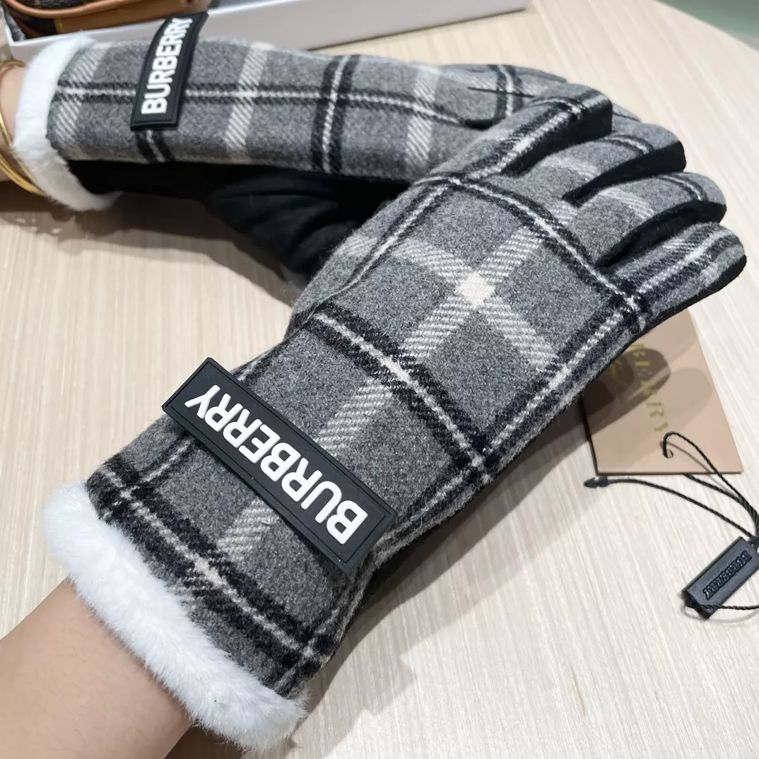 Burberry Gloves For Women Elegant 532