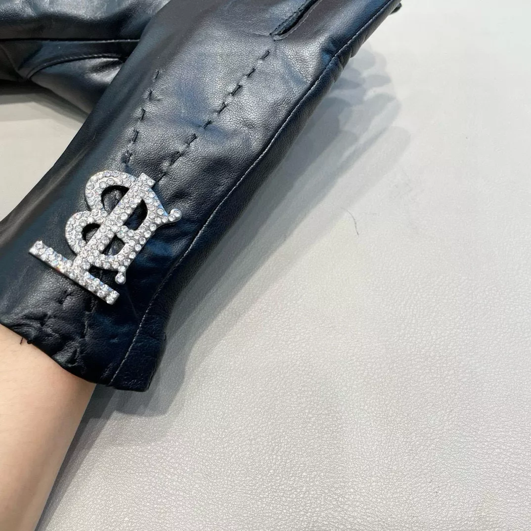 Burberry Gloves For Women EyeCatching 495