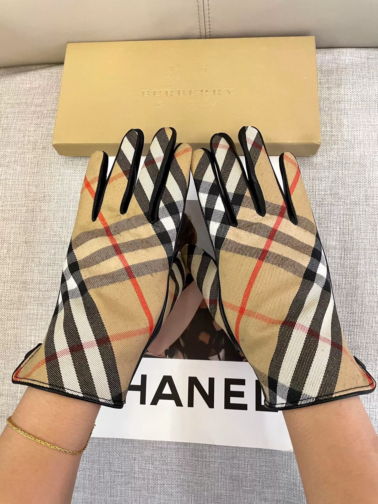 Burberry Gloves For Women TopPick 3250