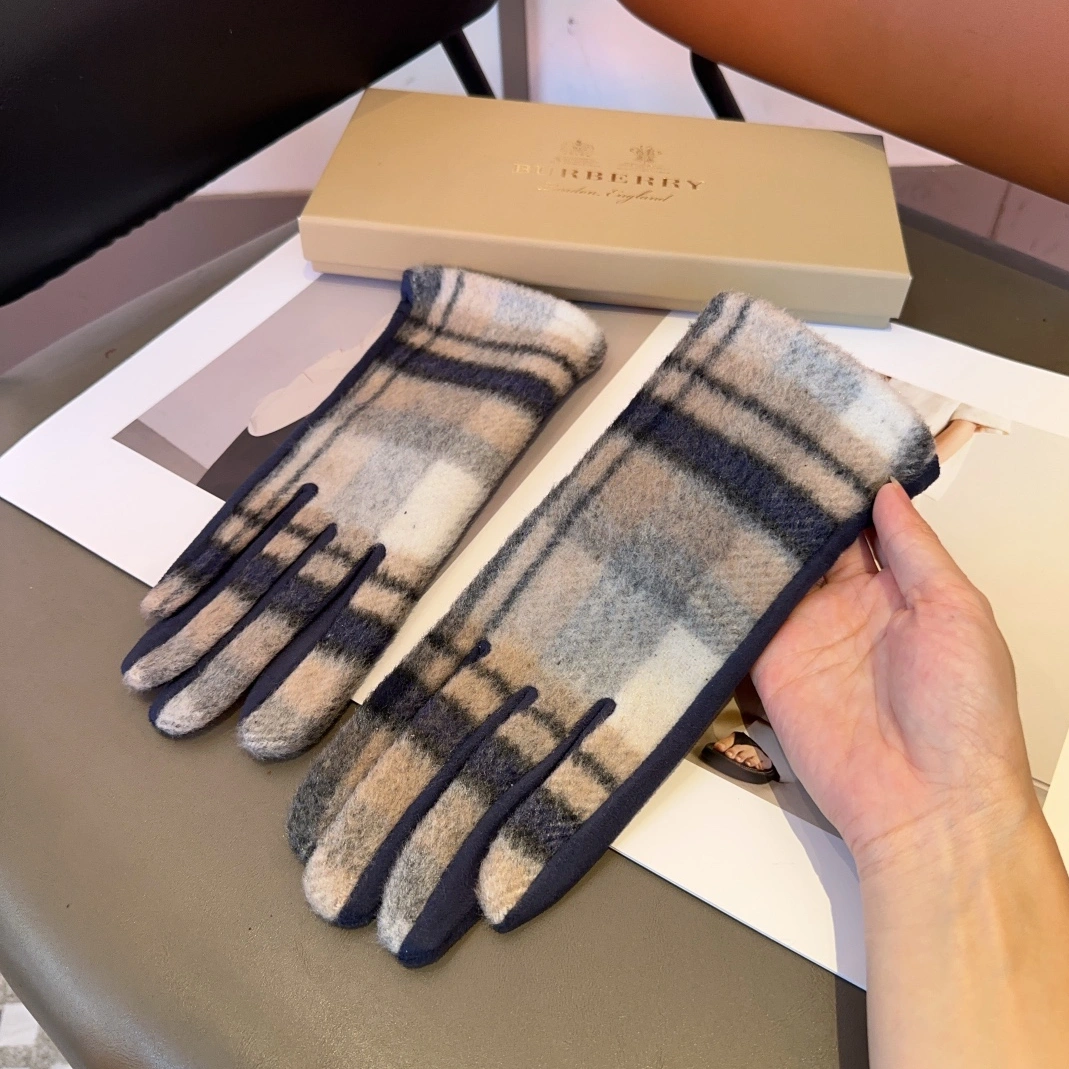 Burberry Gloves WellDesigned 5131