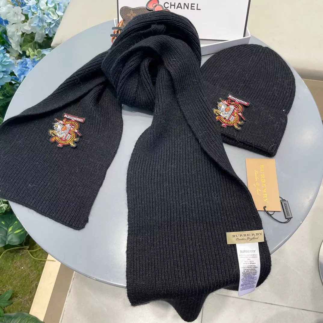 Burberry Hat and Scarf Set Efficient 3642