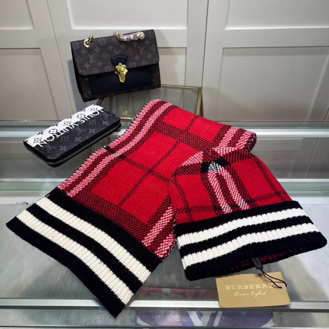 Burberry Hat and Scarf Set Soft 5464