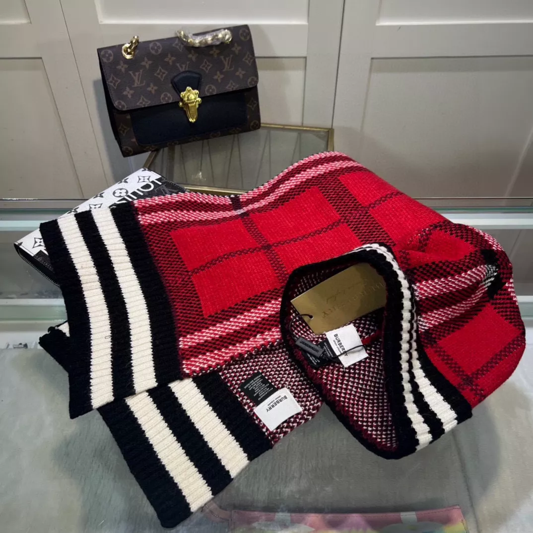 Burberry Hat and Scarf Set Soft 5464