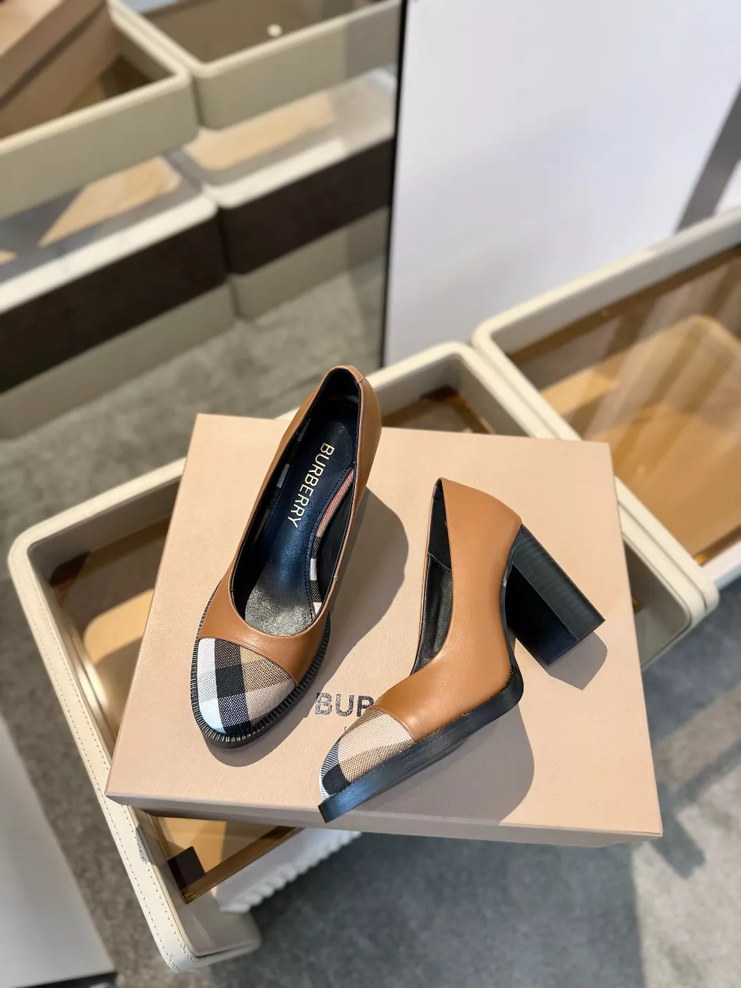 Burberry High-Heeled Shoes For Women EasyMatch 6625