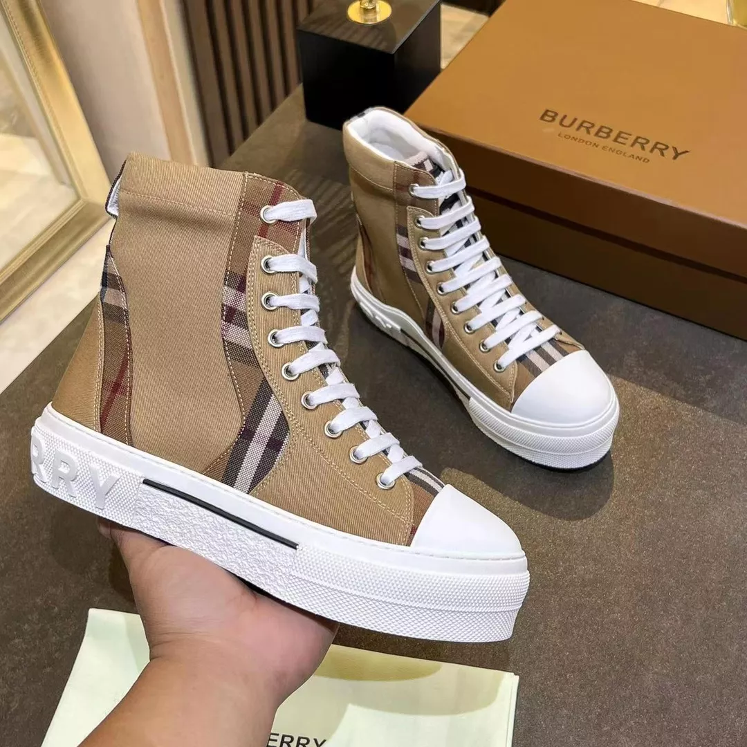 Burberry High Tops Shoes For Men Popular 8527