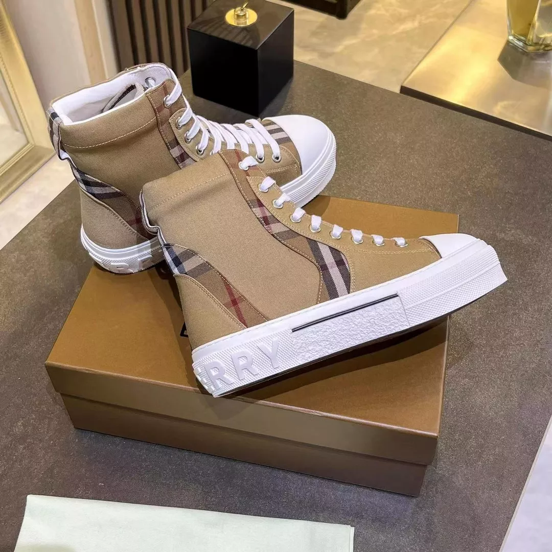 Burberry High Tops Shoes For Men Popular 8527