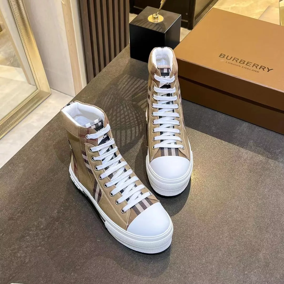 Burberry High Tops Shoes For Men Popular 8527