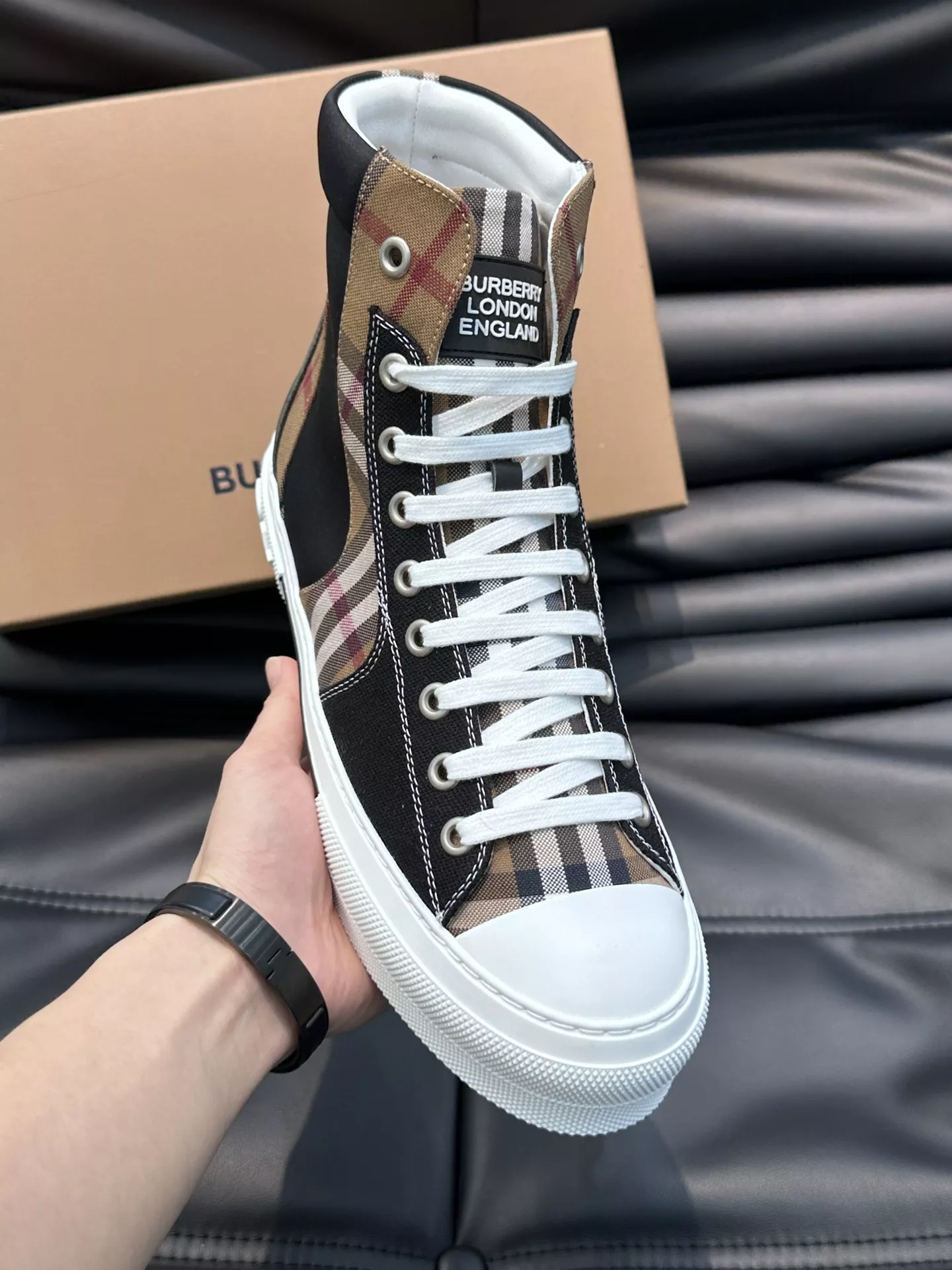 Burberry High Tops Shoes For Men Reliable 5007