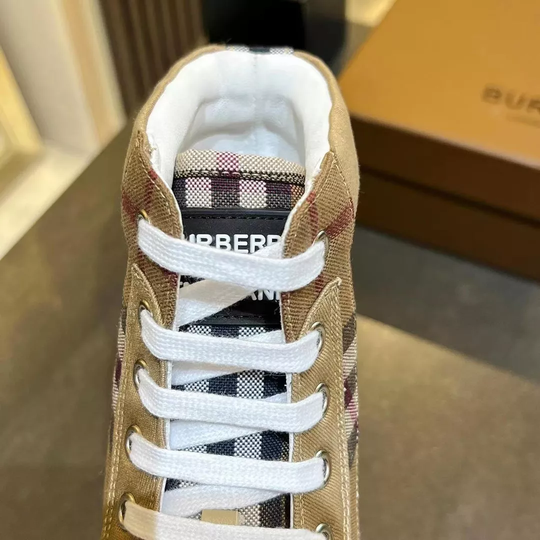 Burberry High Tops Shoes For Women StreetReady 2998