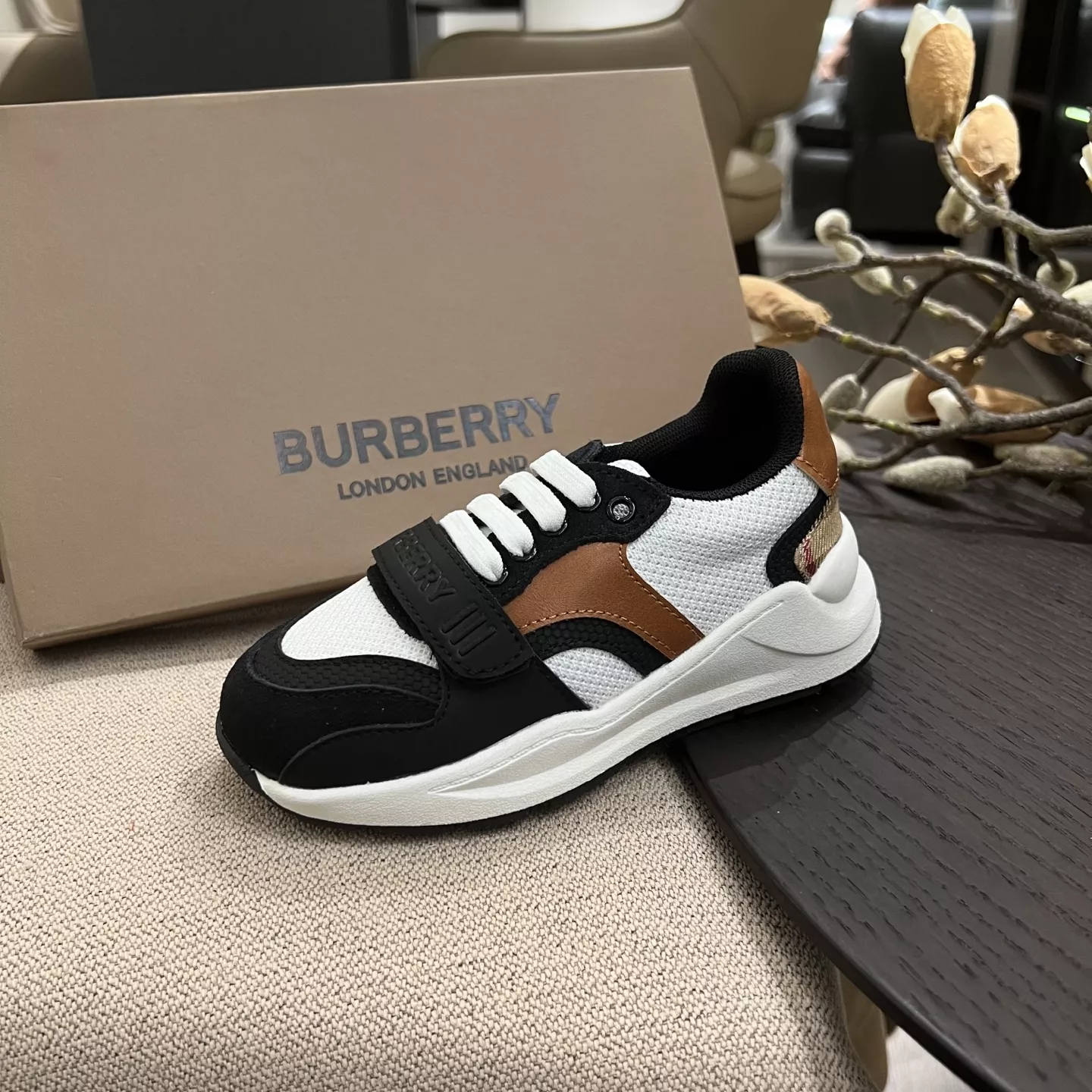 Burberry Kids' Shoes Cozy 3235