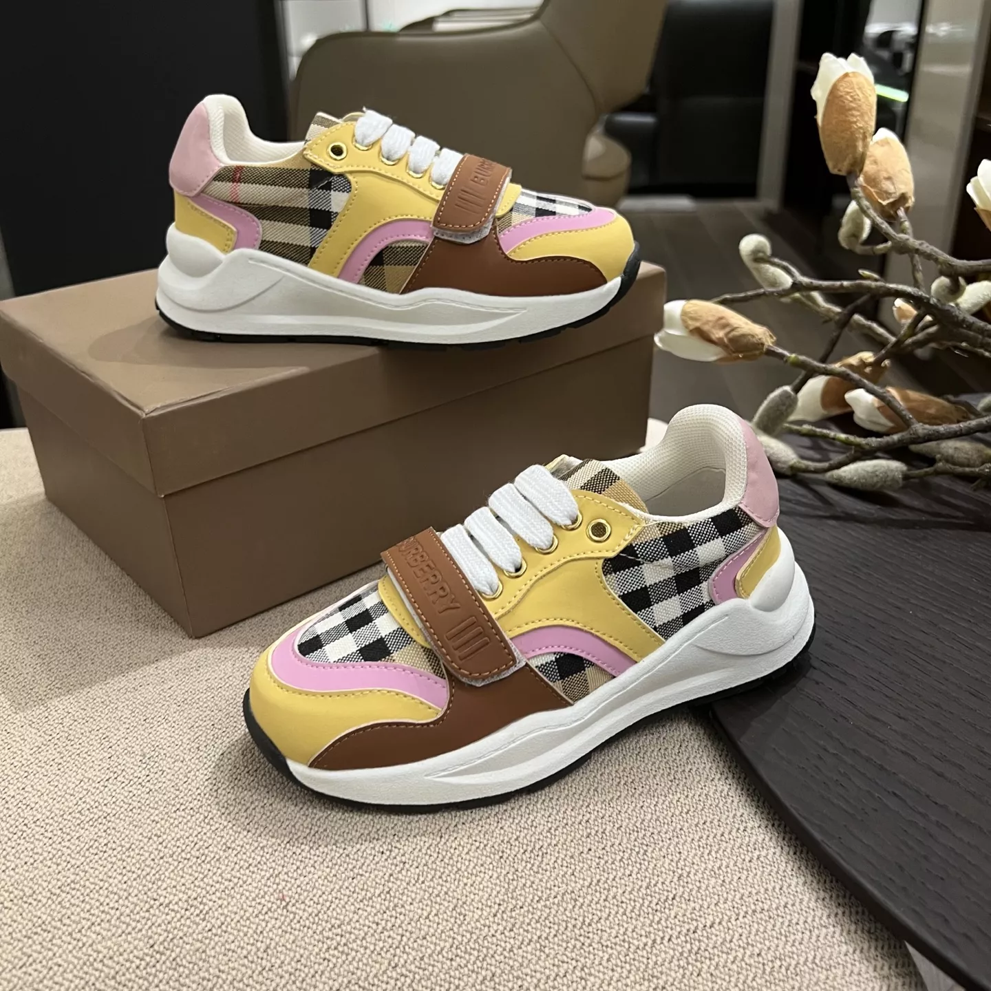 Burberry Kids' Shoes Minimalist 9001