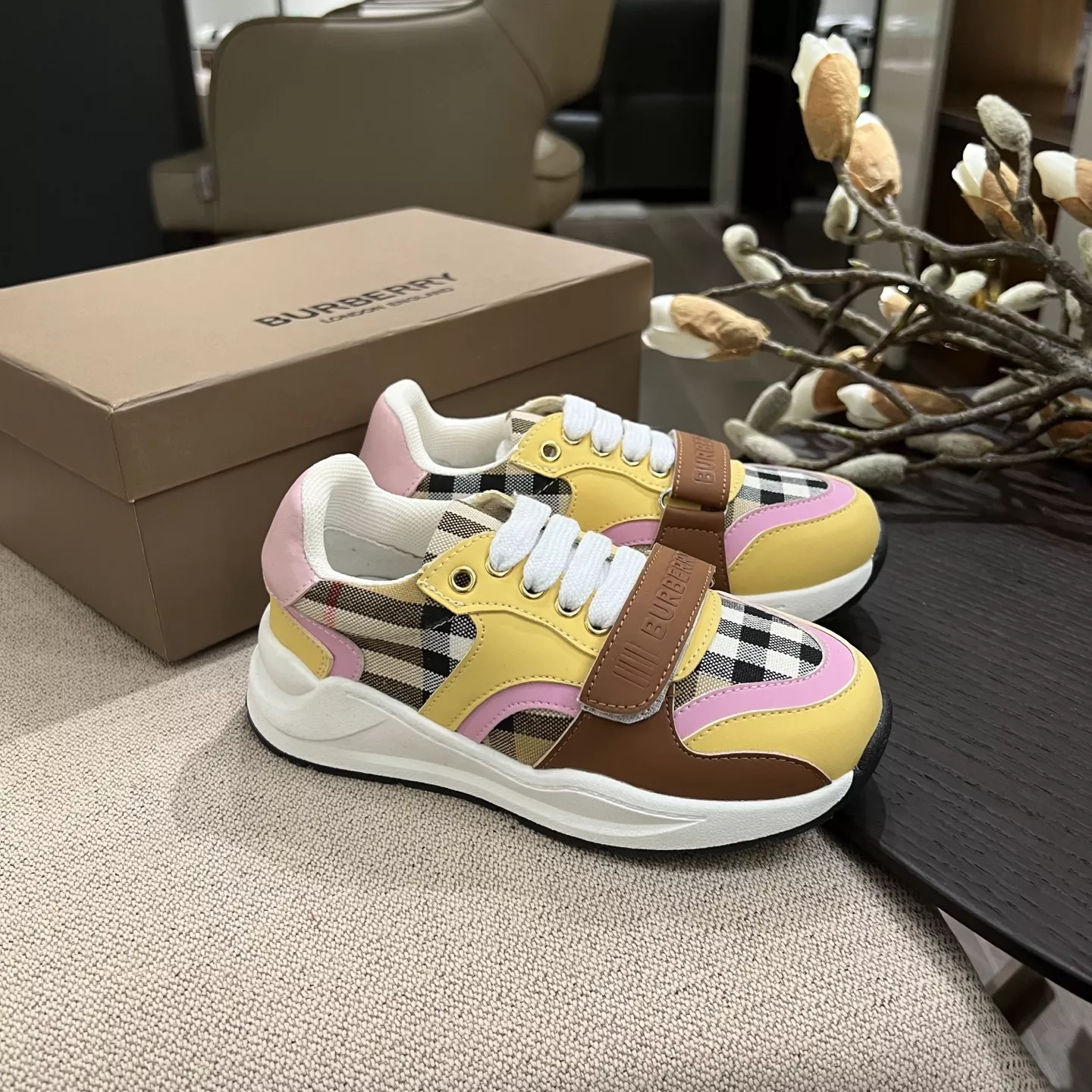 Burberry Kids' Shoes Minimalist 9001