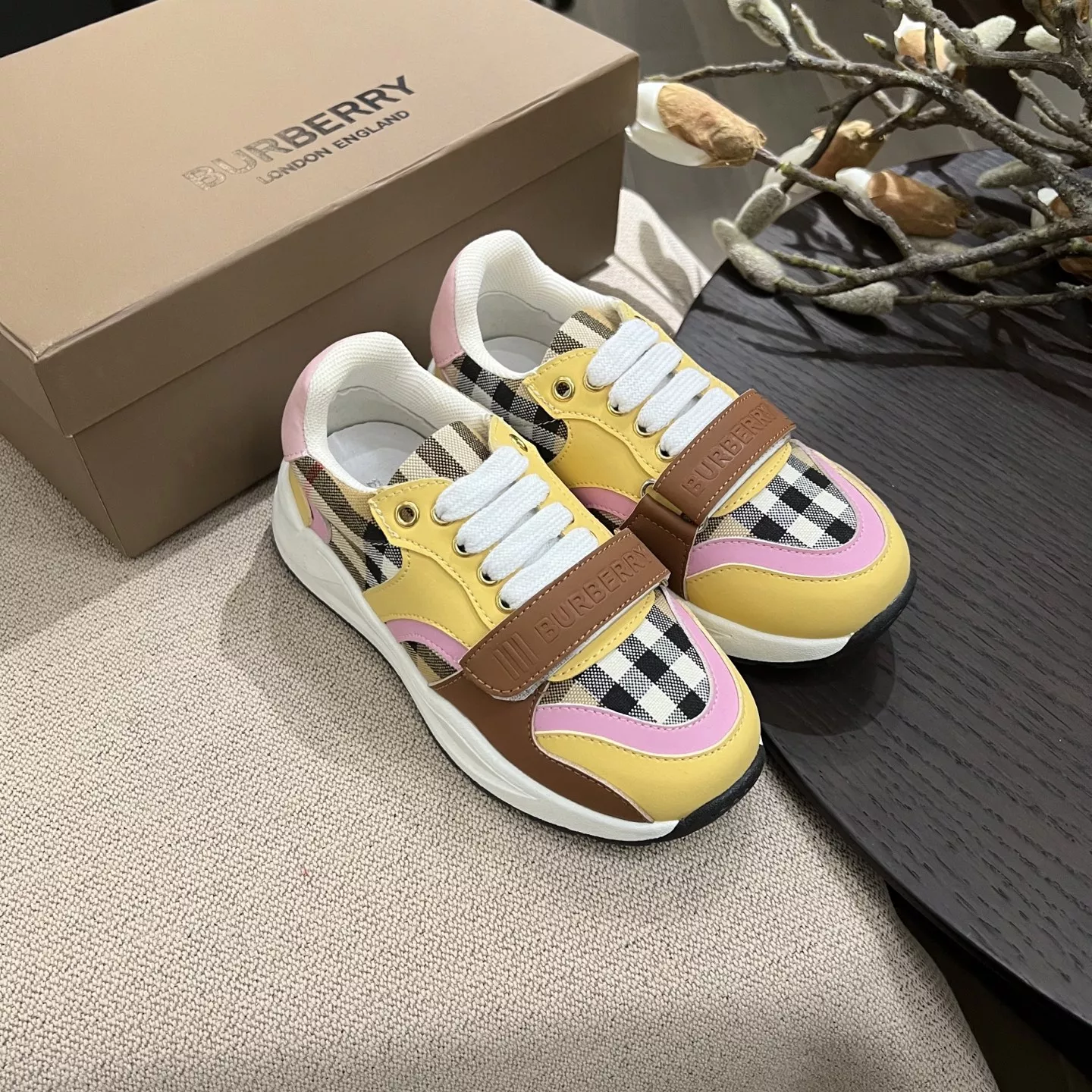 Burberry Kids' Shoes Minimalist 9001