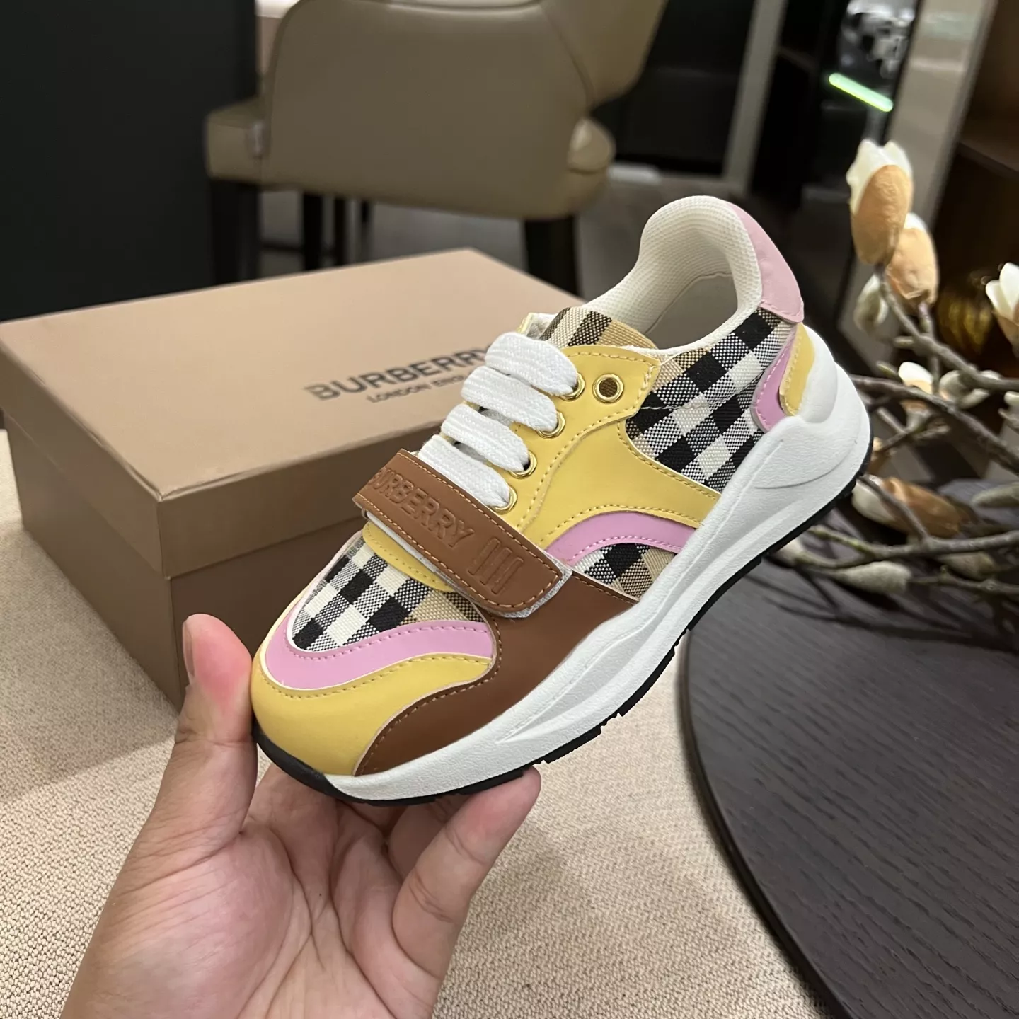 Burberry Kids' Shoes Minimalist 9001