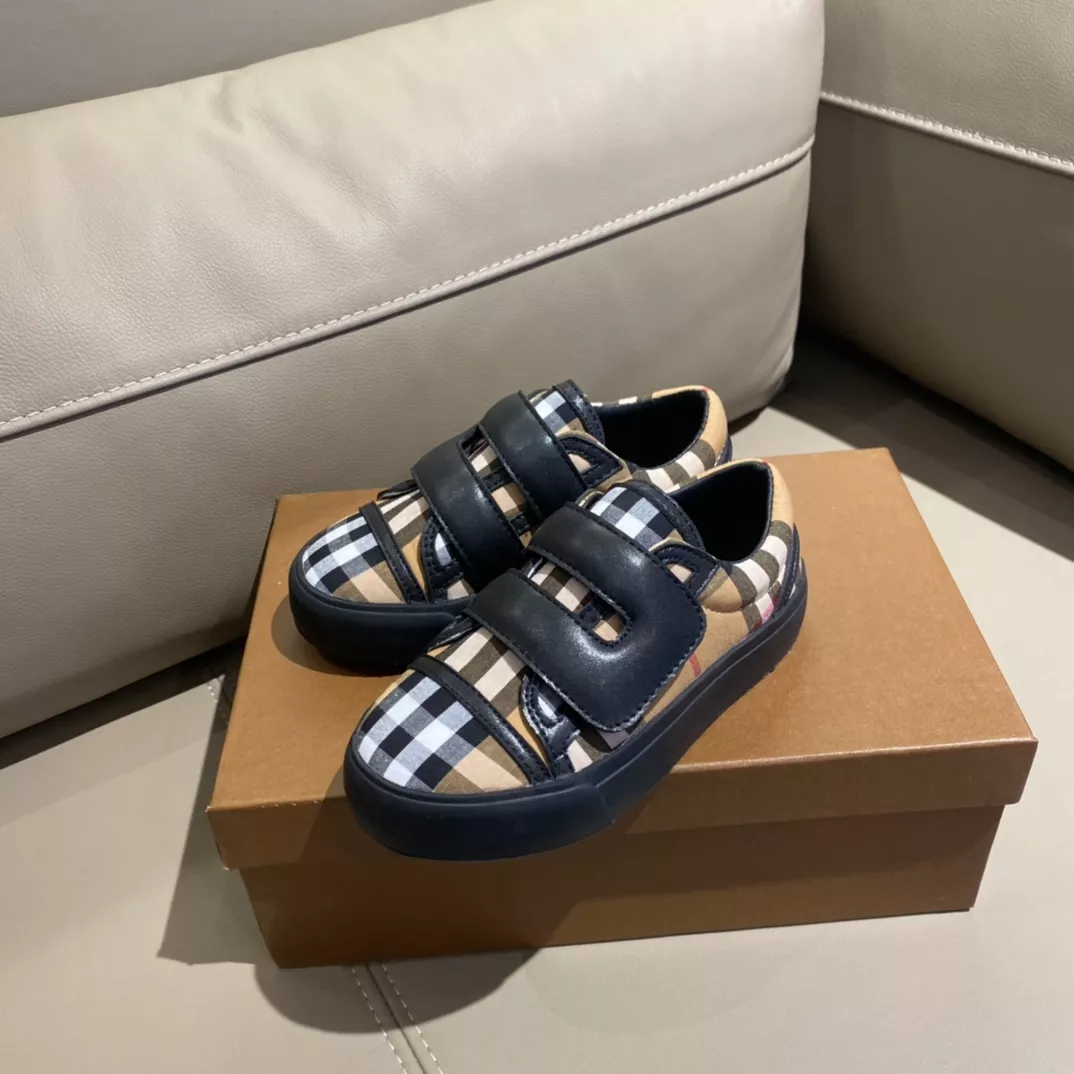 Burberry Kids' Shoes Stylish 7828
