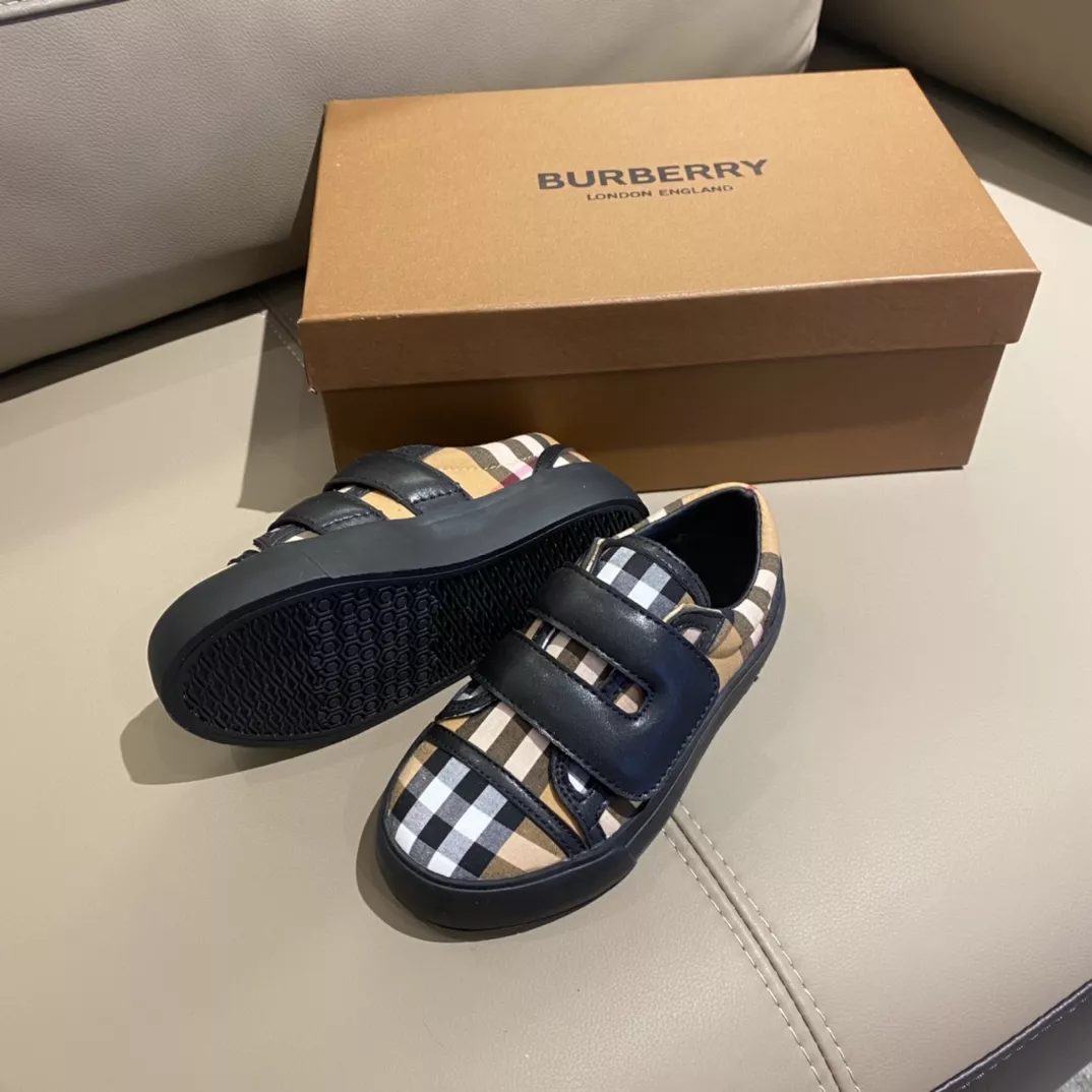 Burberry Kids' Shoes Stylish 7828
