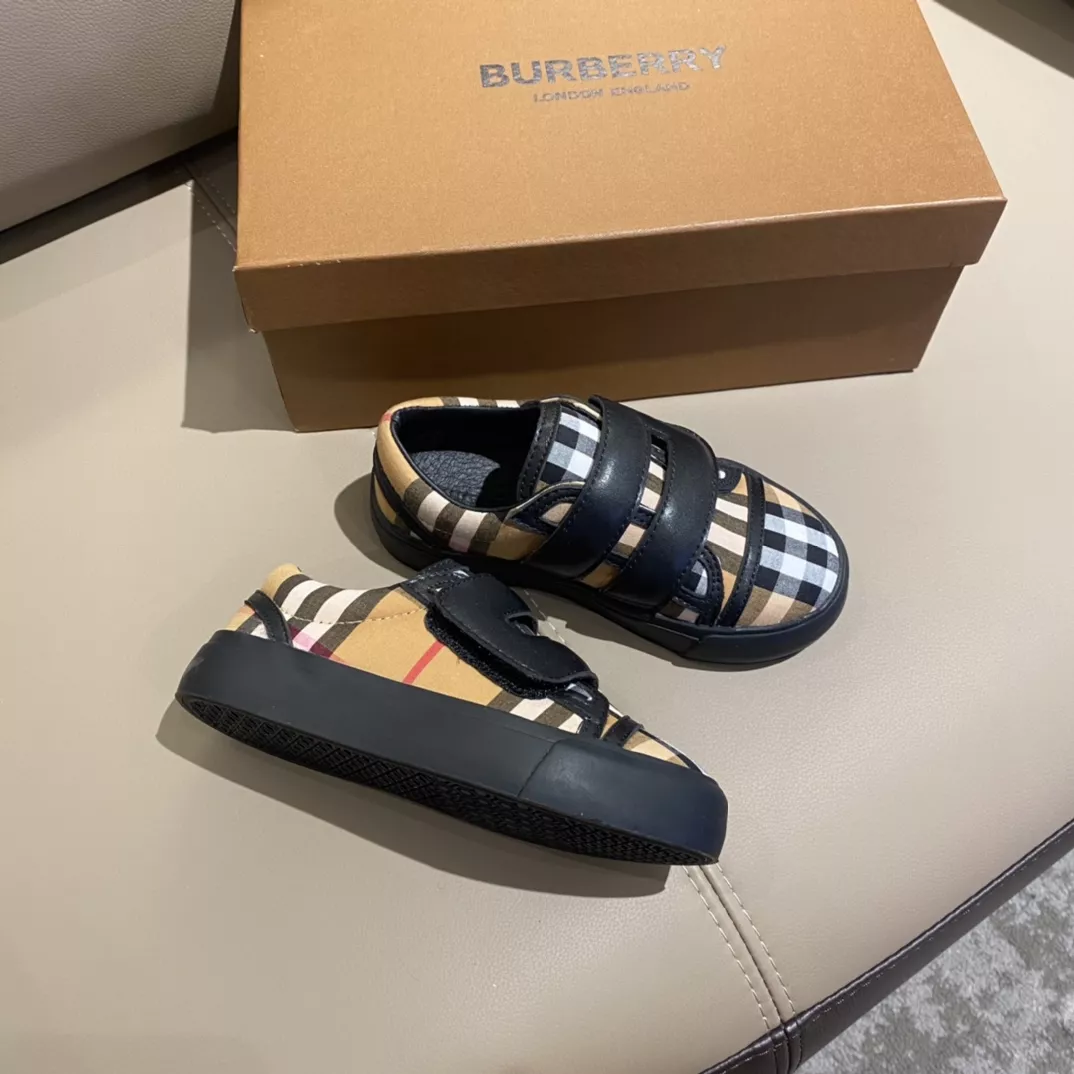 Burberry Kids' Shoes Stylish 7828