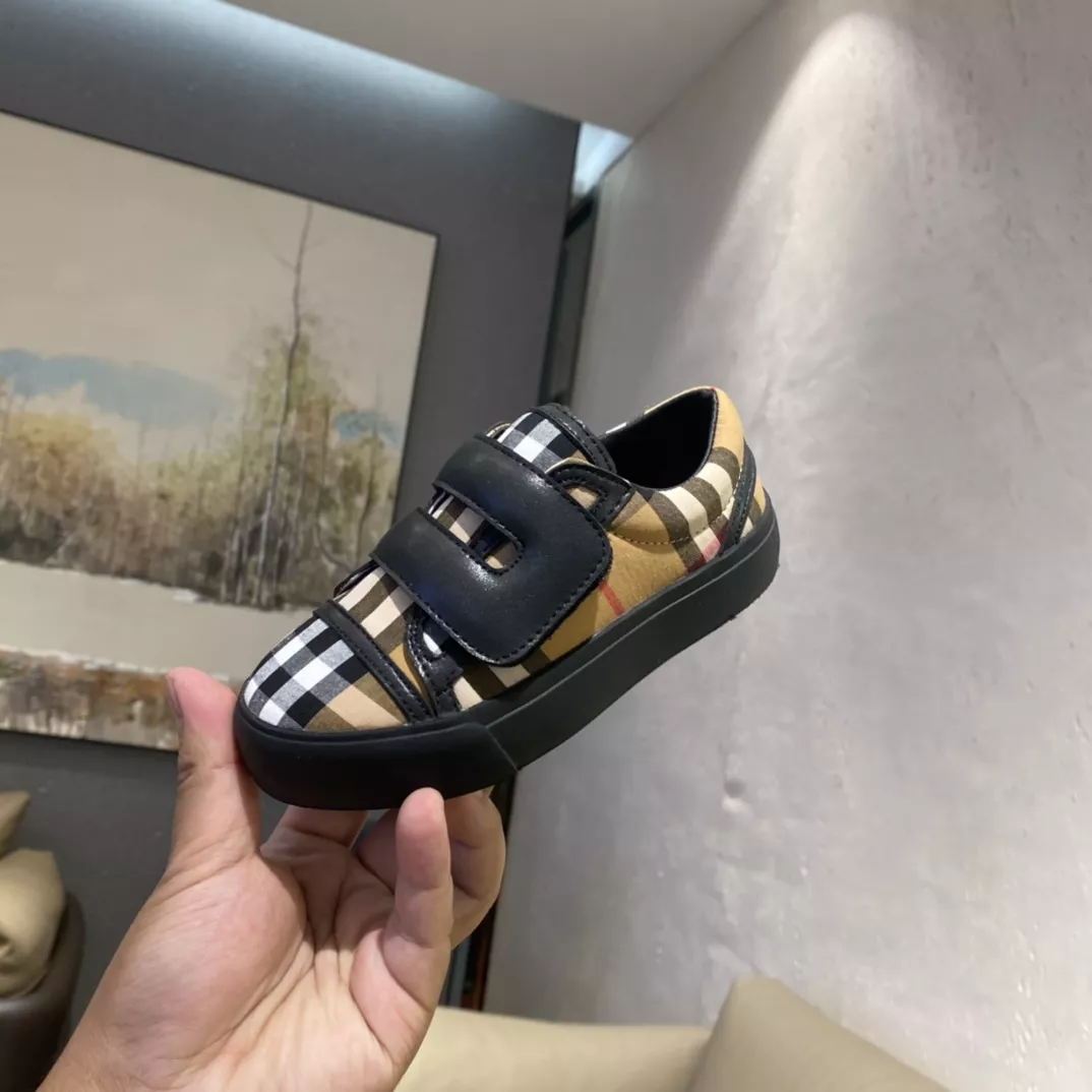 Burberry Kids' Shoes Stylish 7828