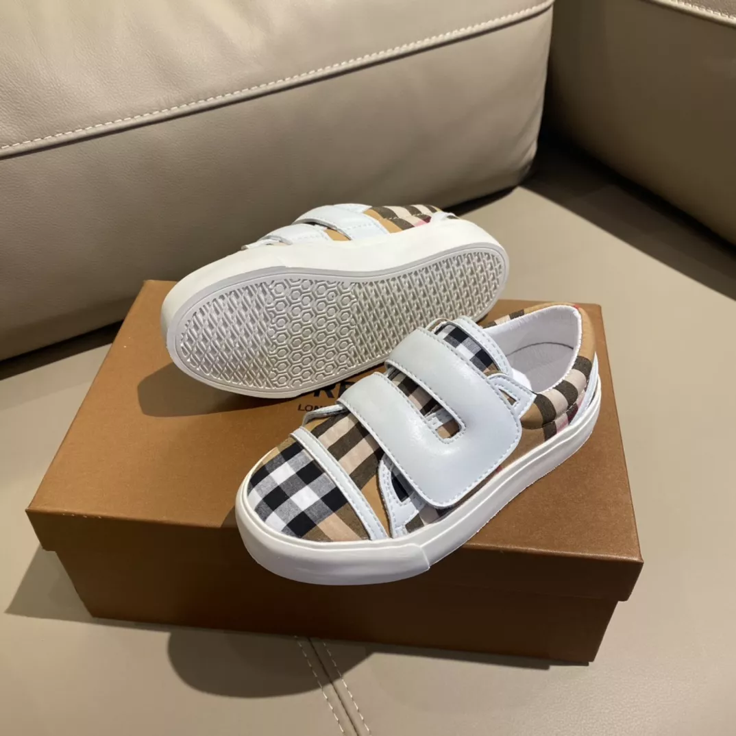Burberry Kids' Shoes UrbanStyle 9261
