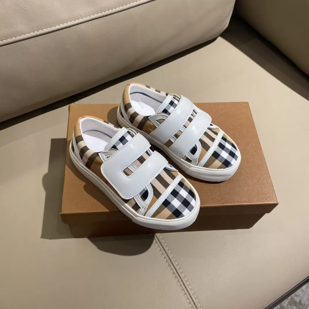 Burberry Kids' Shoes UrbanStyle 9261