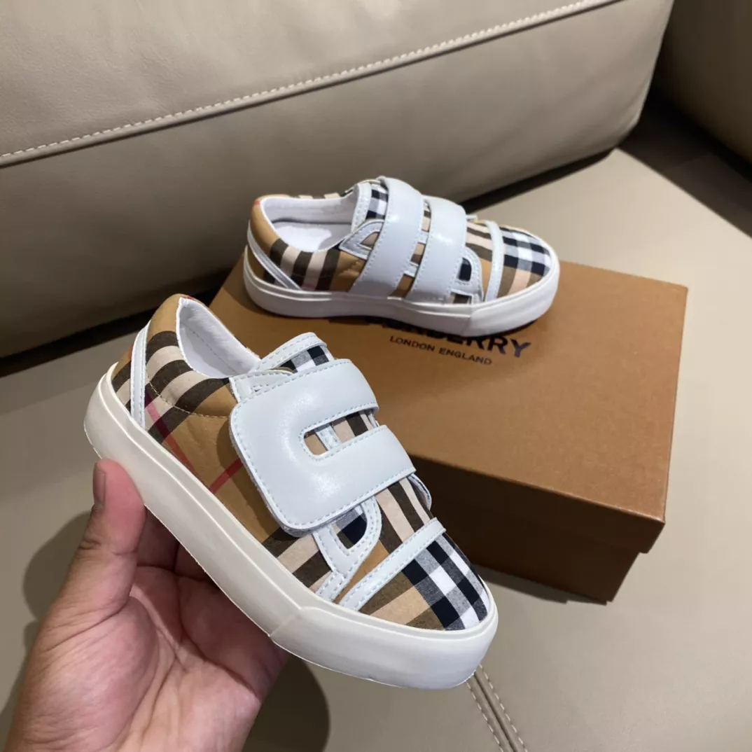 Burberry Kids' Shoes UrbanStyle 9261