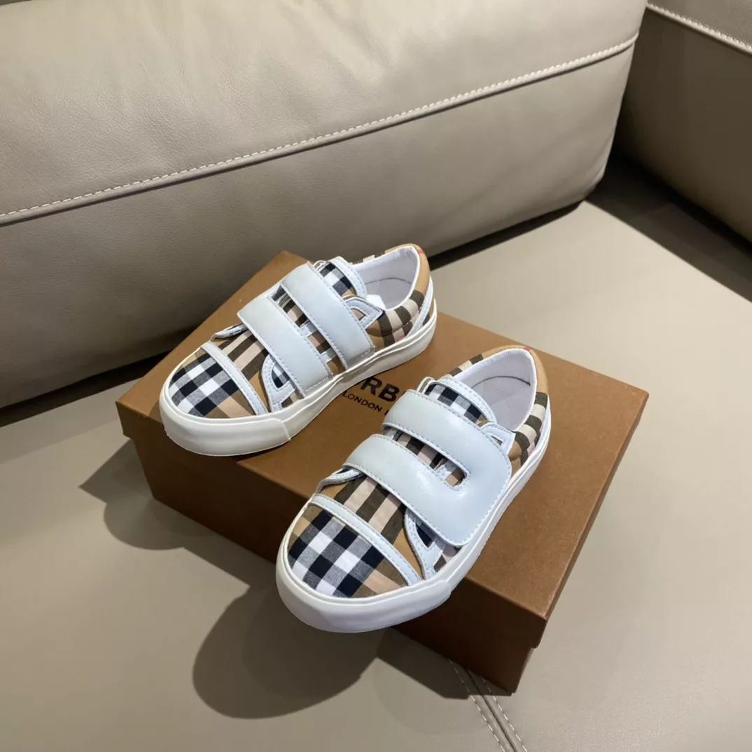 Burberry Kids' Shoes UrbanStyle 9261