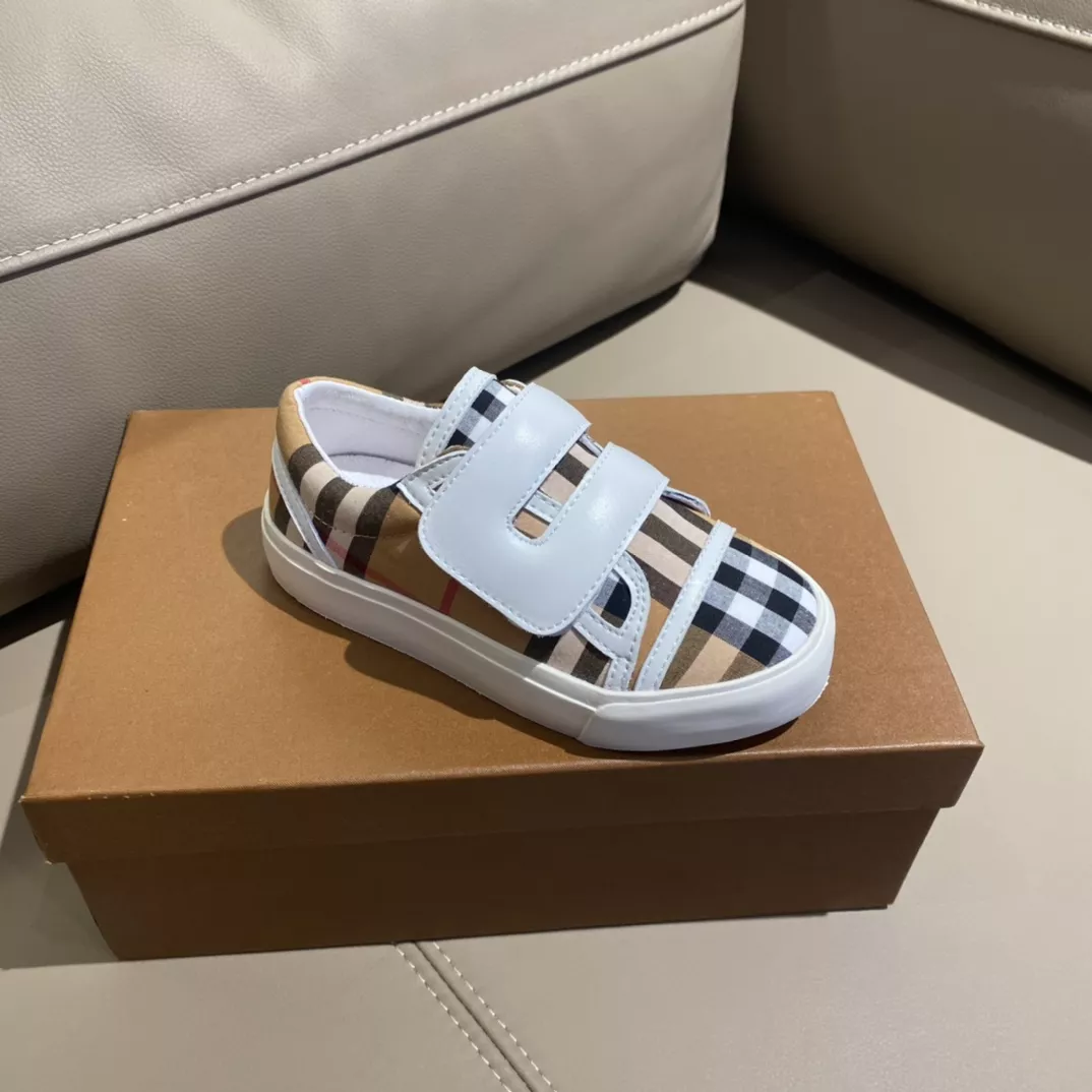 Burberry Kids' Shoes UrbanStyle 9261