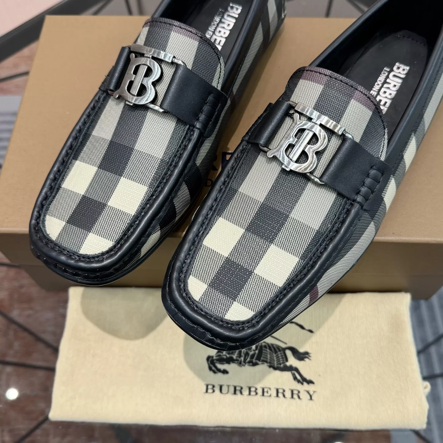 Burberry Leather Shoes For Men StreetReady 9576
