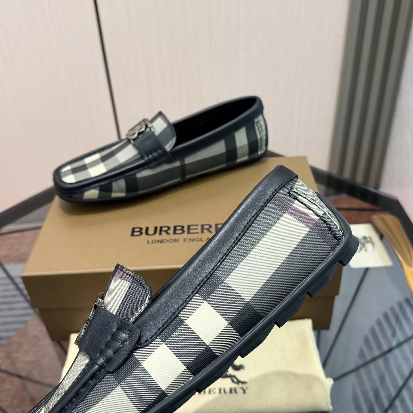 Burberry Leather Shoes For Men StreetReady 9576