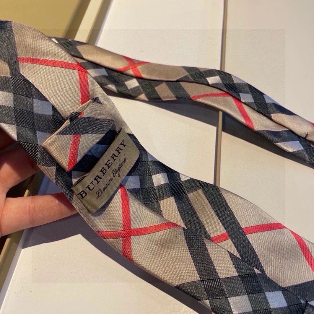 Burberry Necktie For Men Comfortable 8155