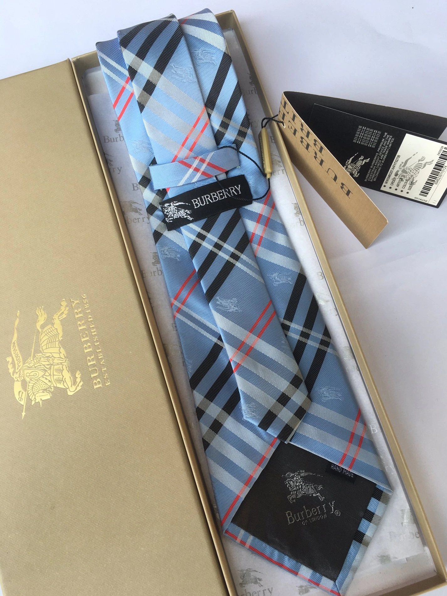 Burberry Necktie For Men Durable 8375