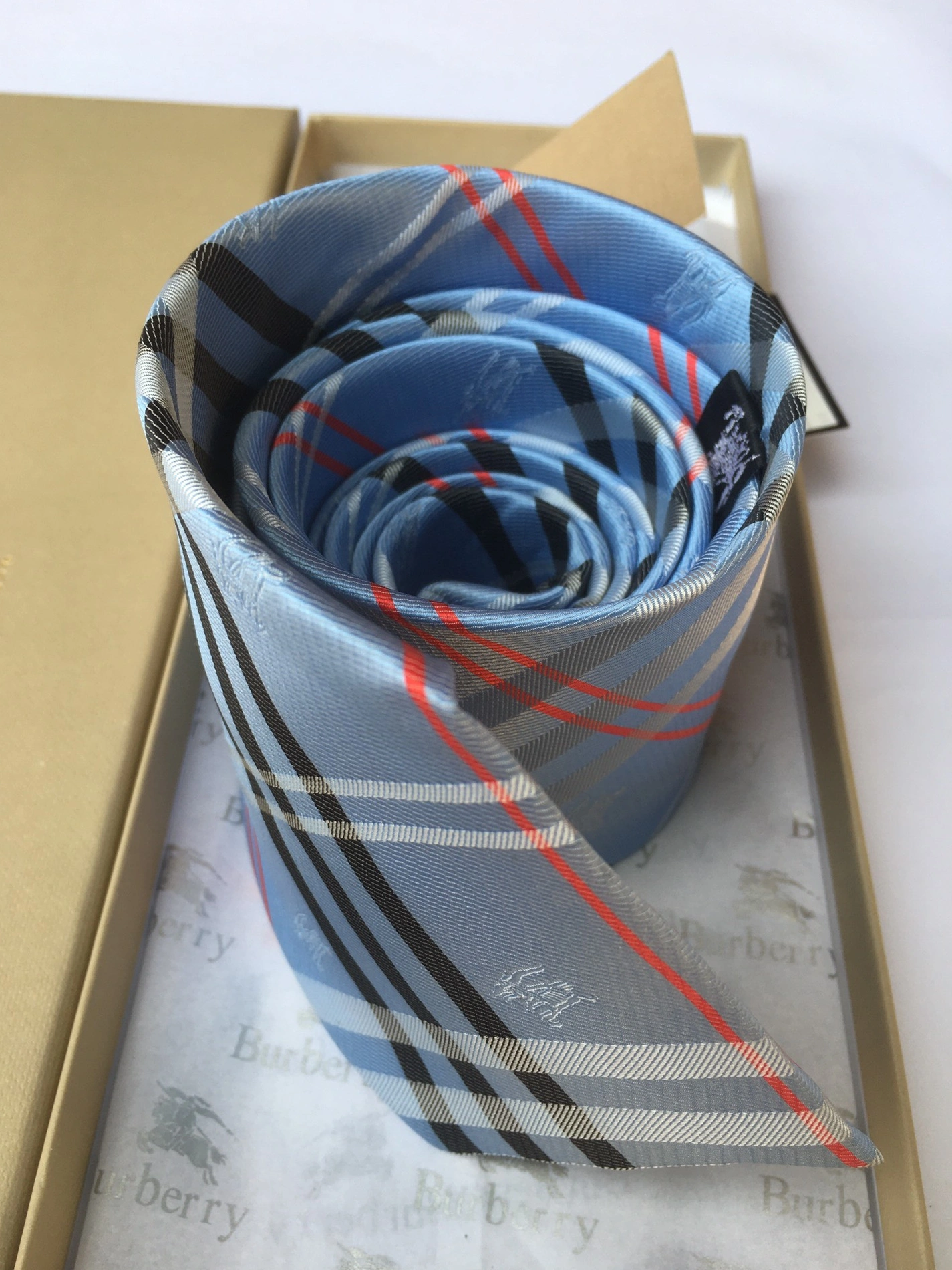 Burberry Necktie For Men Durable 8375