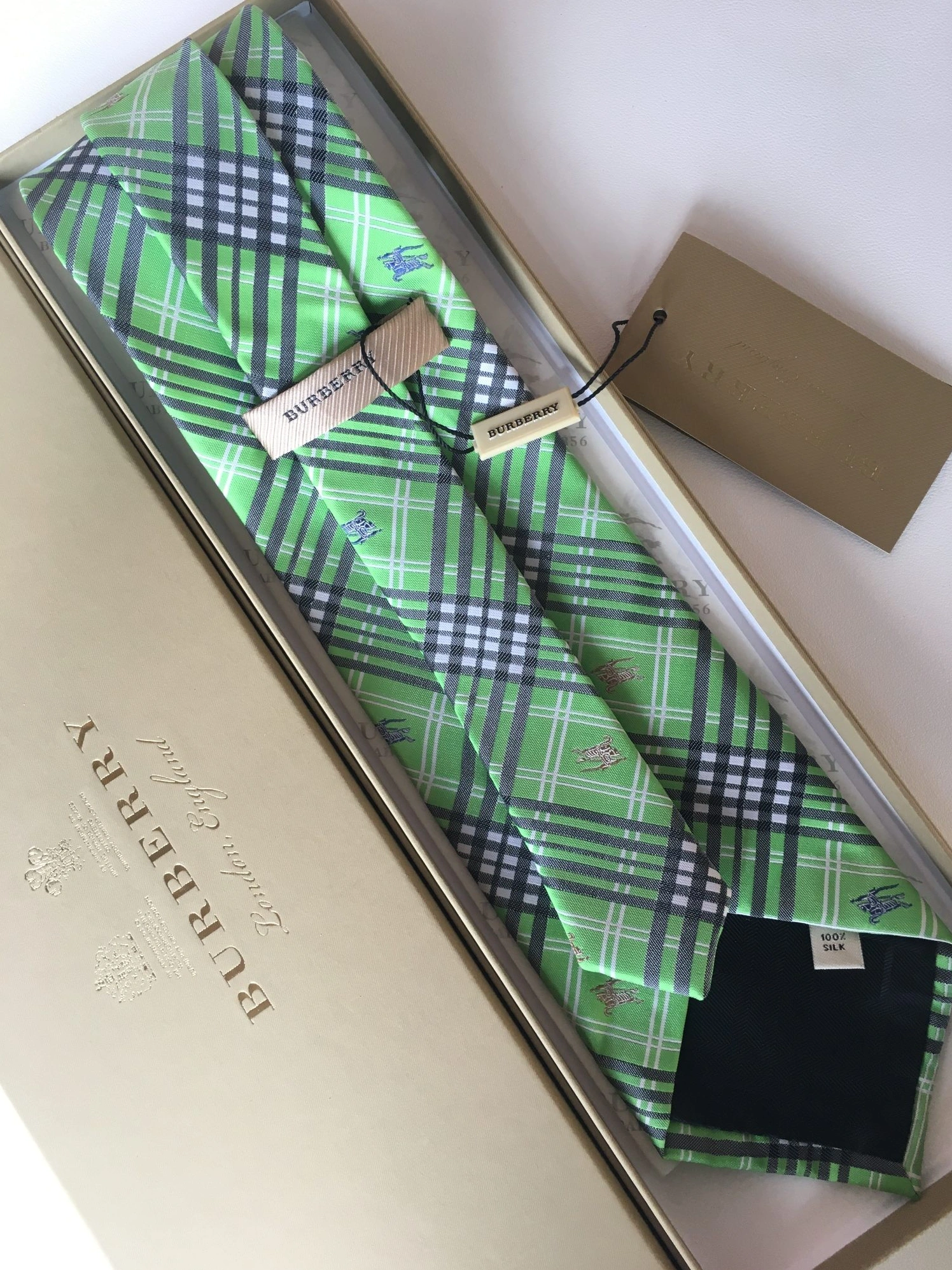 Burberry Necktie For Men Durable 8455