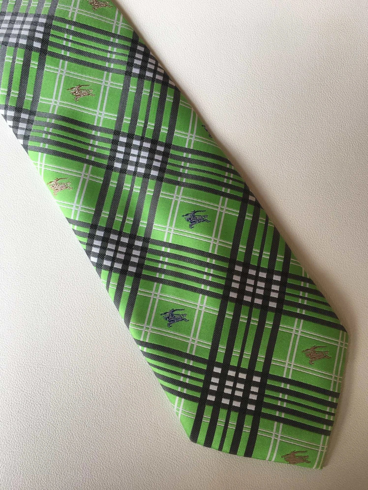 Burberry Necktie For Men Durable 8455