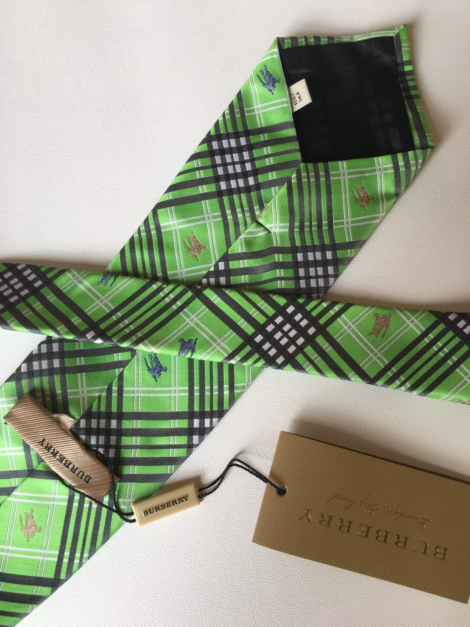 Burberry Necktie For Men Durable 8455