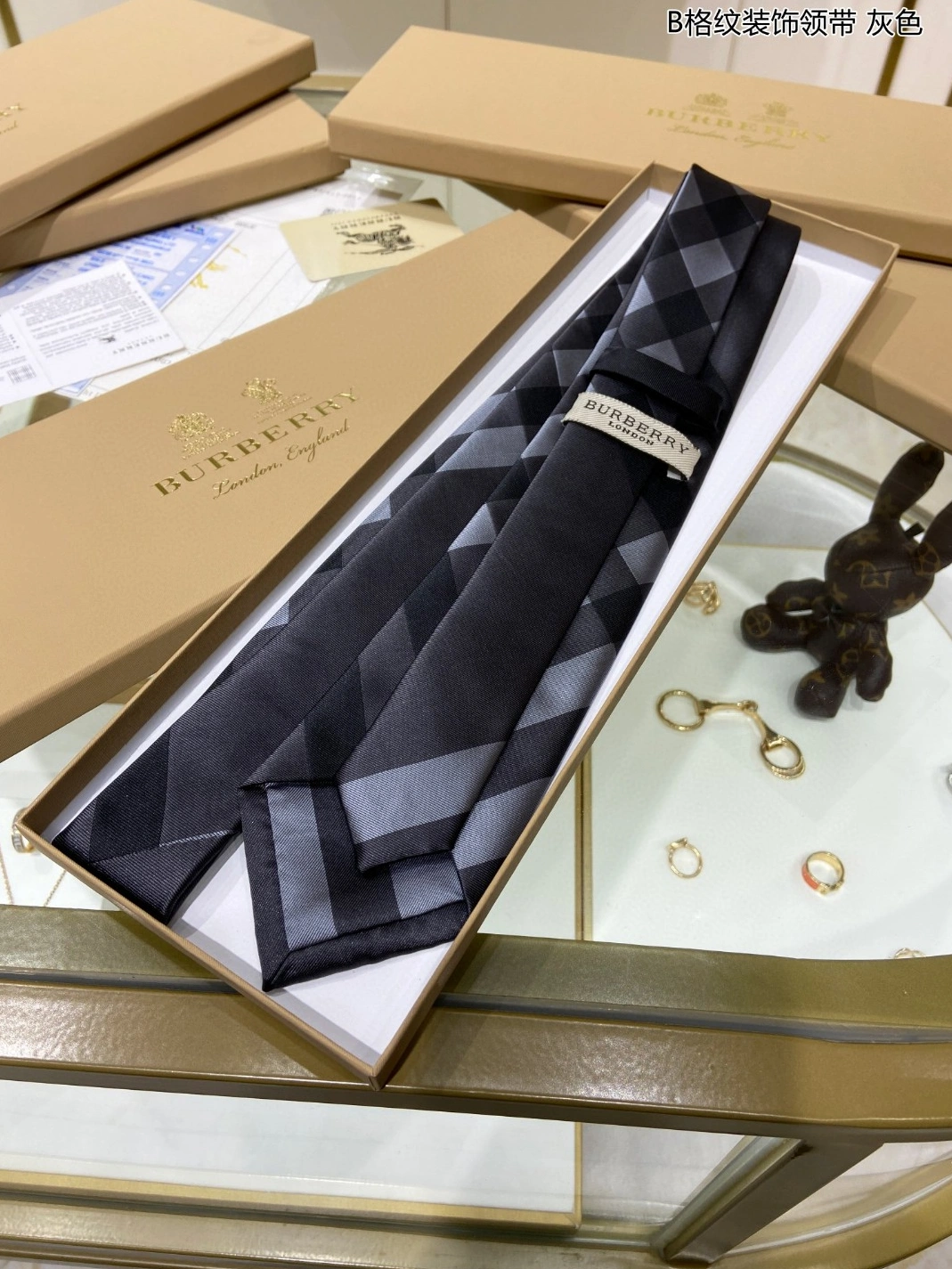 Burberry Necktie For Men Flexible 2296