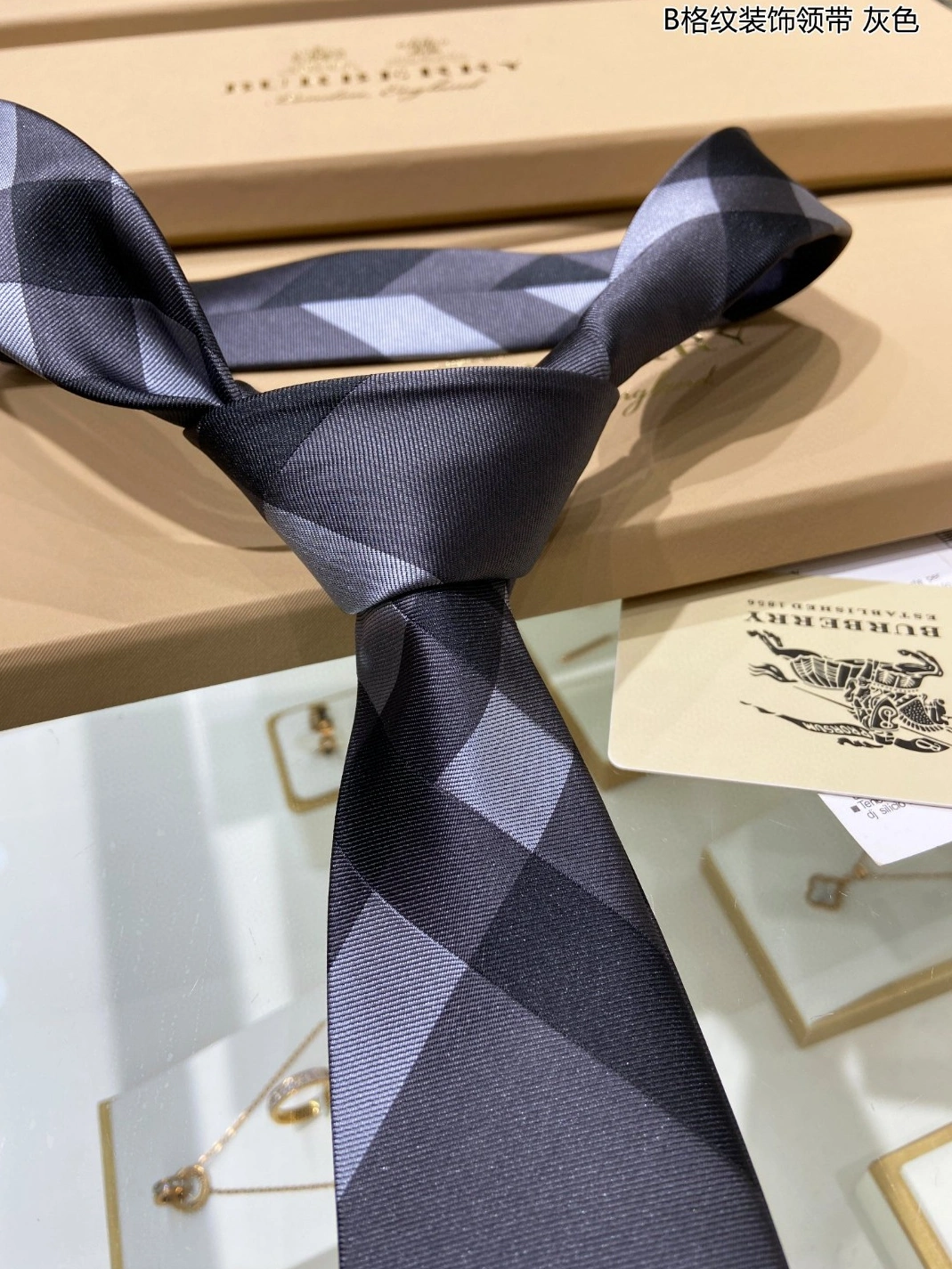Burberry Necktie For Men Flexible 2296
