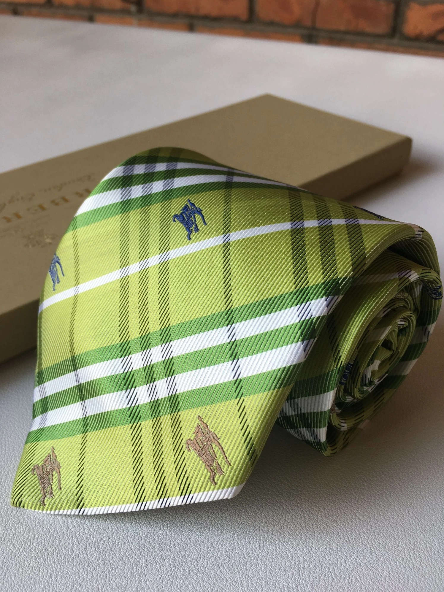Burberry Necktie For Men Practical 5250