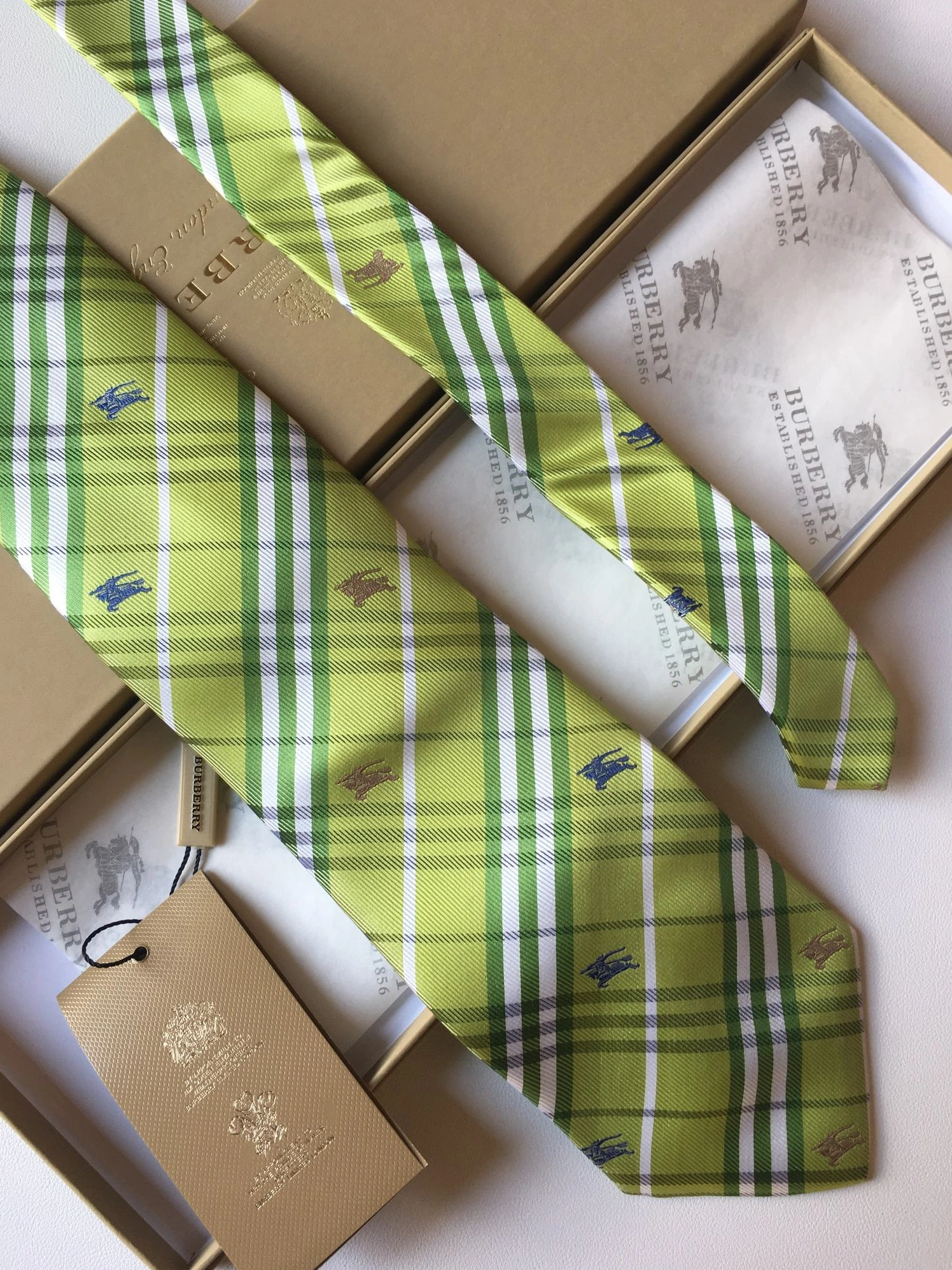 Burberry Necktie For Men Practical 5250